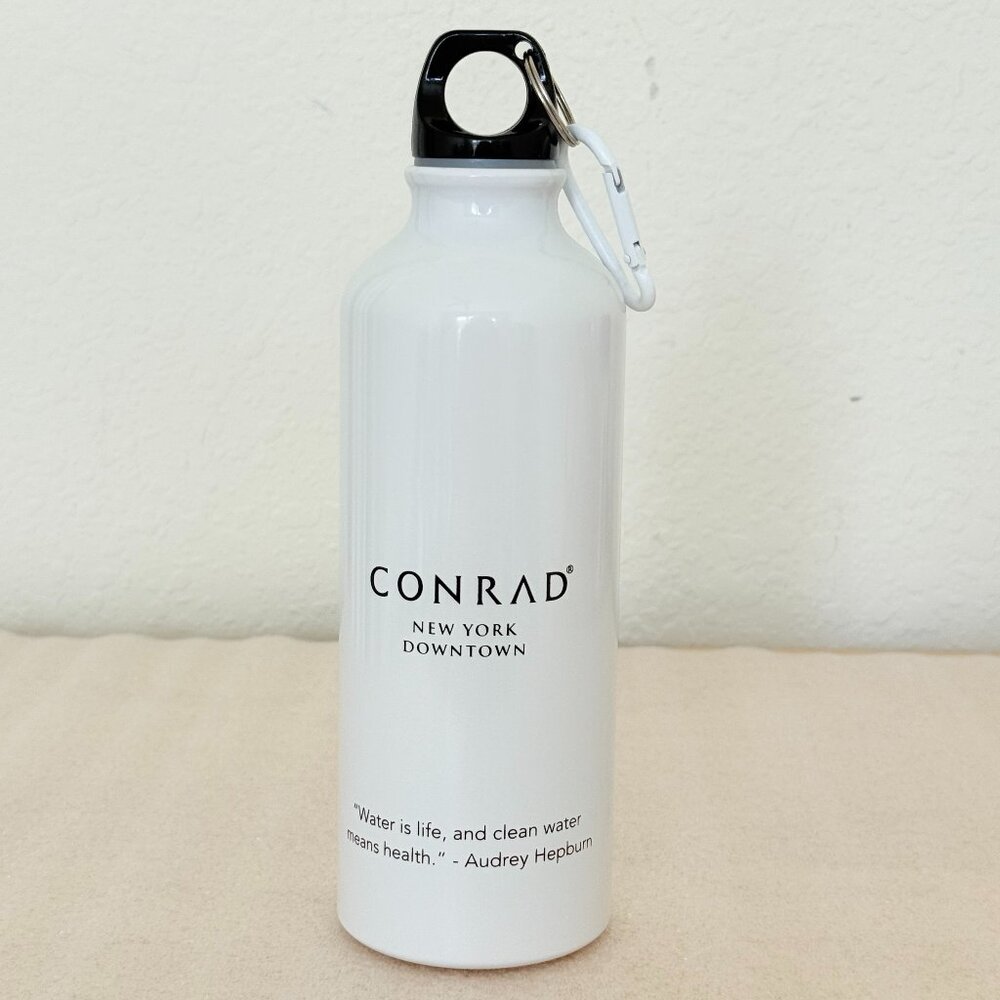 💧NWOT💧 Conrad New York Downtown Screw Off Lid Drink Water Bottle
